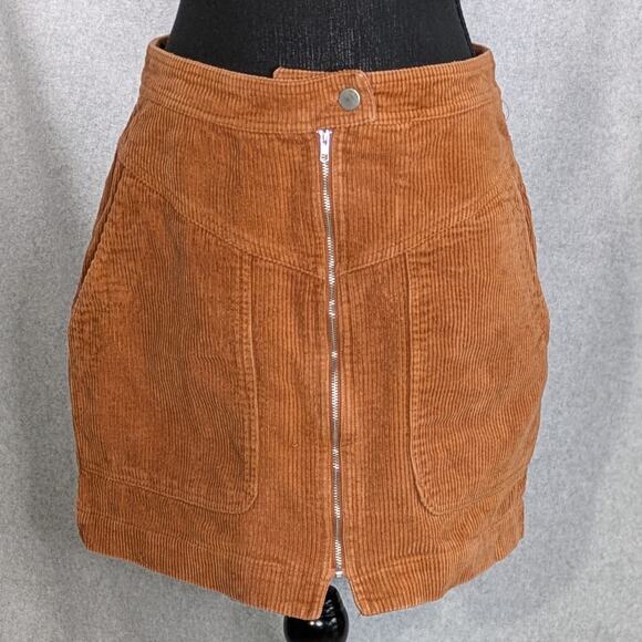 Gilli Corduroy Mini Skirt Brown Front Zip Up Pockets  Casual Womens Size Medium - Picture 7 of 15